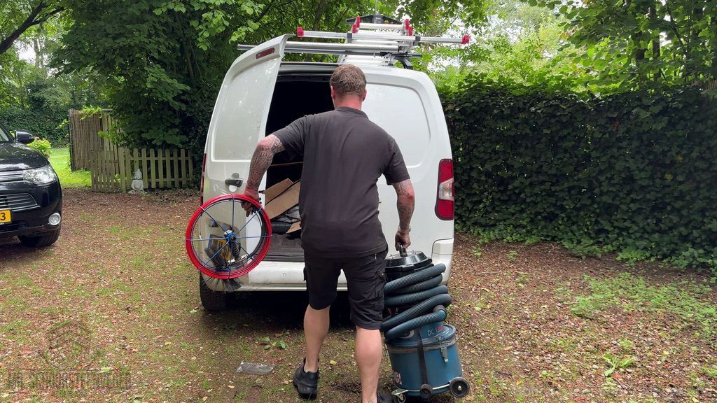 Schoorsteen onderhoud Nederland ladder bus