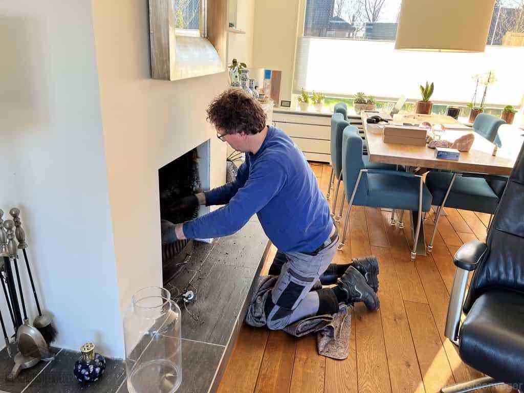 Schouwveger Nederland kleed schoorsteenreiniger