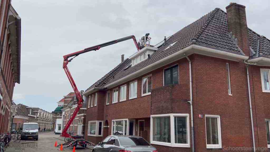 Schoorsteenveger hoogwerker Nederland
